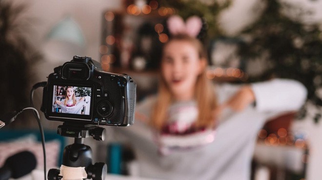 Đặc quyền n&agrave;o của MXH Lotus sẽ đắt gi&aacute; nhất cho c&aacute;c vlogger, quản l&yacute; Fanpage v&agrave; người nổi tiếng? - Ảnh 2.
