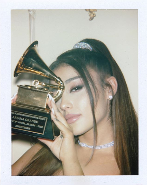 Chẳng ai như Ariana Grande: Lúc tích cực tham dự lễ trao giải thì thua đậm, khi vắng mặt thì chiến thắng ồ ạt về tay - Ảnh 4.