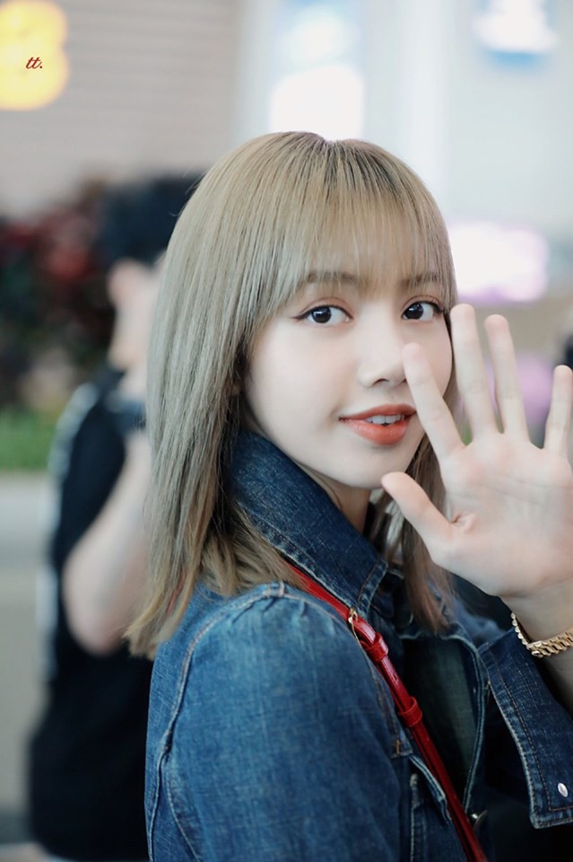 Màn đọ sắc cực hiếm của 2 thánh eo thon Lisa và Taeyeon tại sân bay: Idol hot nhất Gen3 liệu có vượt mặt đàn chị? - Ảnh 14.