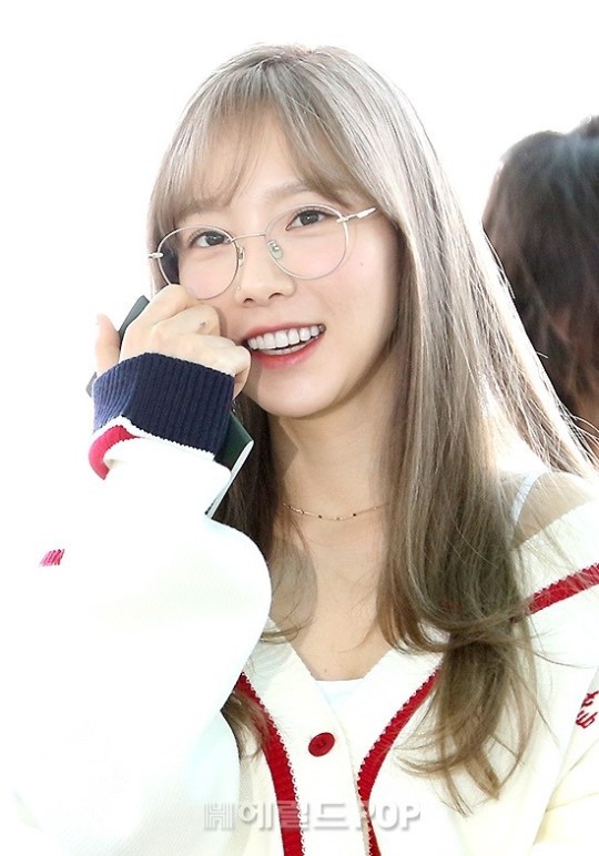 Màn đọ sắc cực hiếm của 2 thánh eo thon Lisa và Taeyeon tại sân bay: Idol hot nhất Gen3 liệu có vượt mặt đàn chị? - Ảnh 8.