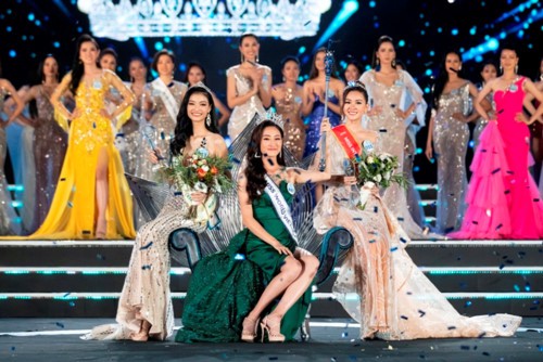 Không chỉ trùng tên, Tân Miss World Việt Nam 2019 còn có những điểm trùng hợp đến ngỡ ngàng với Hoa hậu Đỗ Mỹ Linh  - Ảnh 8.