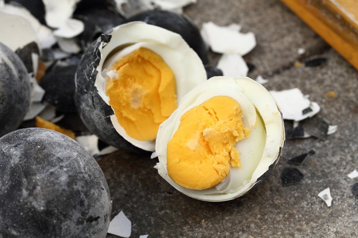 Người ta tin rằng ăn một quả trứng đen này của Nhật Bản sẽ tăng thêm 7 năm  tuổi thọ