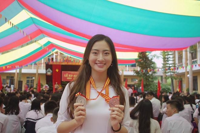 Loạt ảnh quá khứ chứng minh: Chỉ mới ít năm mà Tân hoa hậu Lương Thùy Linh đã dậy thì quá thành công! - Ảnh 1.