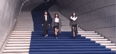 C&aacute;c th&aacute;nh hậu đậu nổi tiếng của Kpop: L&agrave;m hỏng đồ, tự ng&atilde; v&agrave; nhiều khoảnh khắc kh&oacute; đỡ đến fan cũng phải bất lực - Ảnh 28.
