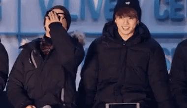 C&aacute;c th&aacute;nh hậu đậu nổi tiếng của Kpop: L&agrave;m hỏng đồ, tự ng&atilde; v&agrave; nhiều khoảnh khắc kh&oacute; đỡ đến fan cũng phải bất lực - Ảnh 10.