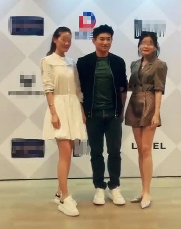 Nh&igrave;n loạt t&agrave;i tử ch&acirc;u &Aacute; đội vợ l&ecirc;n đầu m&agrave; ngưỡng mộ: Người thủ th&acirc;n như ngọc, kẻ chủ động tuy&ecirc;n bố chủ quyền - Ảnh 18.