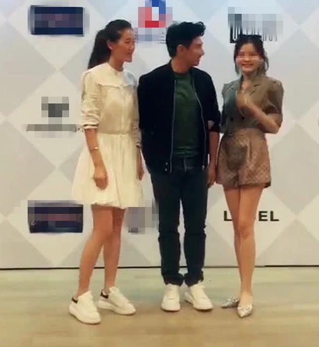 Nh&igrave;n loạt t&agrave;i tử ch&acirc;u &Aacute; đội vợ l&ecirc;n đầu m&agrave; ngưỡng mộ: Người thủ th&acirc;n như ngọc, kẻ chủ động tuy&ecirc;n bố chủ quyền - Ảnh 19.