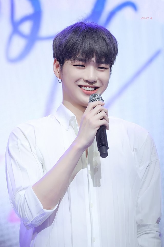 Mới debut đã lận đận dính tin đồn hẹn hò, liệu Kang Daniel có phải bị công ty cũ chơi bẩn? - Ảnh 4.