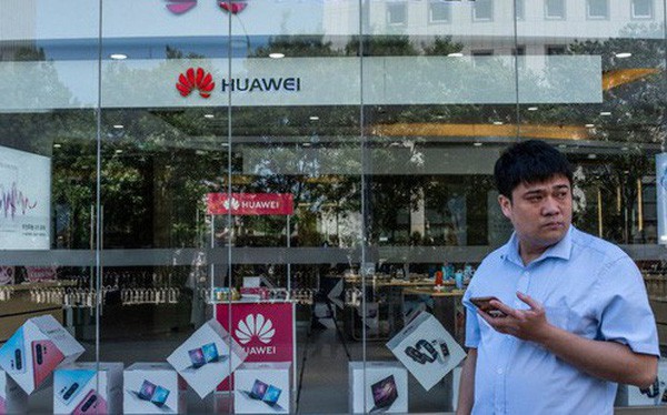 Biến lớn cho Huawei: Hàng loạt nhà mạng lớn bùng đơn đặt hàng, dừng hợp tác bán điện thoại - Ảnh 1.
