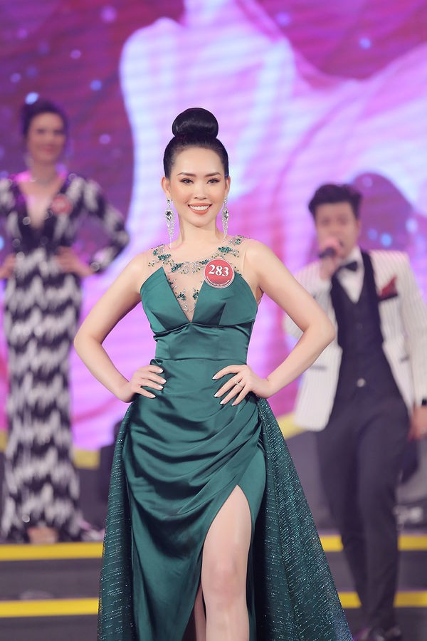 NTK váy dạ hội của Tân Hoa hậu Miss World Việt Nam 2019: Riêng đồ dạ hội, tôi hỗ trợ Linh và chỉ lấy tiền giặt là - Ảnh 5.