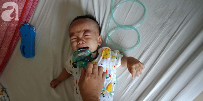 Tiếng khóc xé lòng của bé gái 14 tháng tuổi bị xơ phổi nặng, chỉ vỏn vẹn 5kg bên người mẹ mắc bệnh động kinh - Ảnh 8.