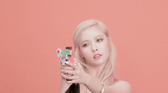 Hết m&ocirc;i tều như x&uacute;c x&iacute;ch, Hyuna lại g&acirc;y cho&aacute;ng v&igrave; mặt mộc qu&aacute; dừ khi thiếu lớp make up thần th&aacute;nh - Ảnh 6.