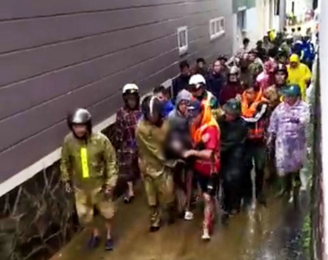 Lâm Đồng: Xót xa một công an viên đi cứu hộ bị nước lũ cuốn trôi - Ảnh 2.
