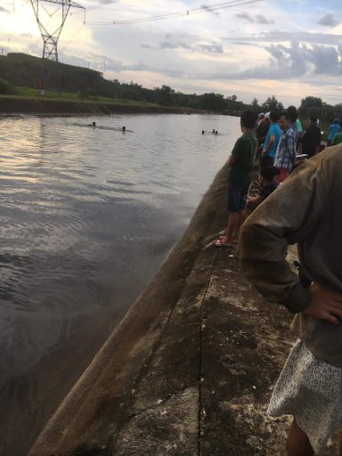 Tắm k&ecirc;nh sau khi ăn đ&aacute;m giỗ, thanh ni&ecirc;n 9X chết đuối thương t&acirc;m - Ảnh 2.