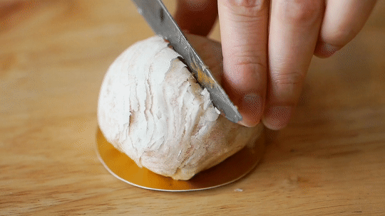 Review b&aacute;nh Trung thu ng&agrave;n lớp như vũ trụ bao la: B&ecirc;n ngo&agrave;i đẹp bất ngờ, b&ecirc;n trong sững sờ v&igrave;... vị dở - Ảnh 6.