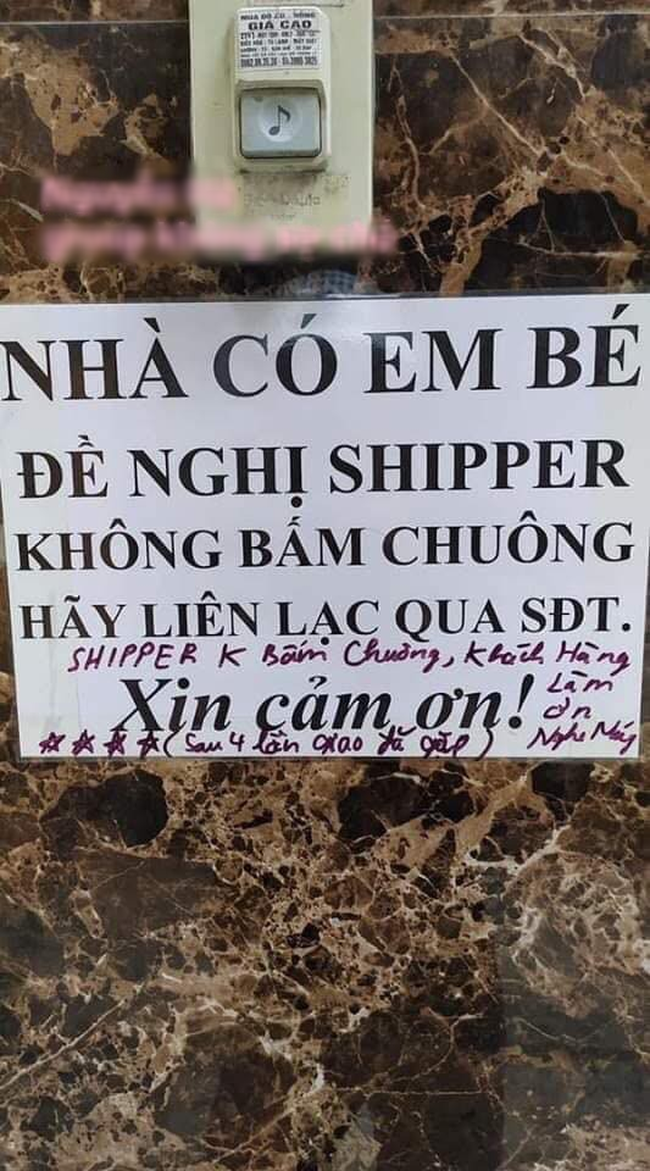 Đi giao hàng gặp ngay gia chủ không cho bấm chuông vì nhà có em bé, shipper giao 4 lần mới gặp liền để lại lời nhắn khiến ai cũng phì cười - Ảnh 1.