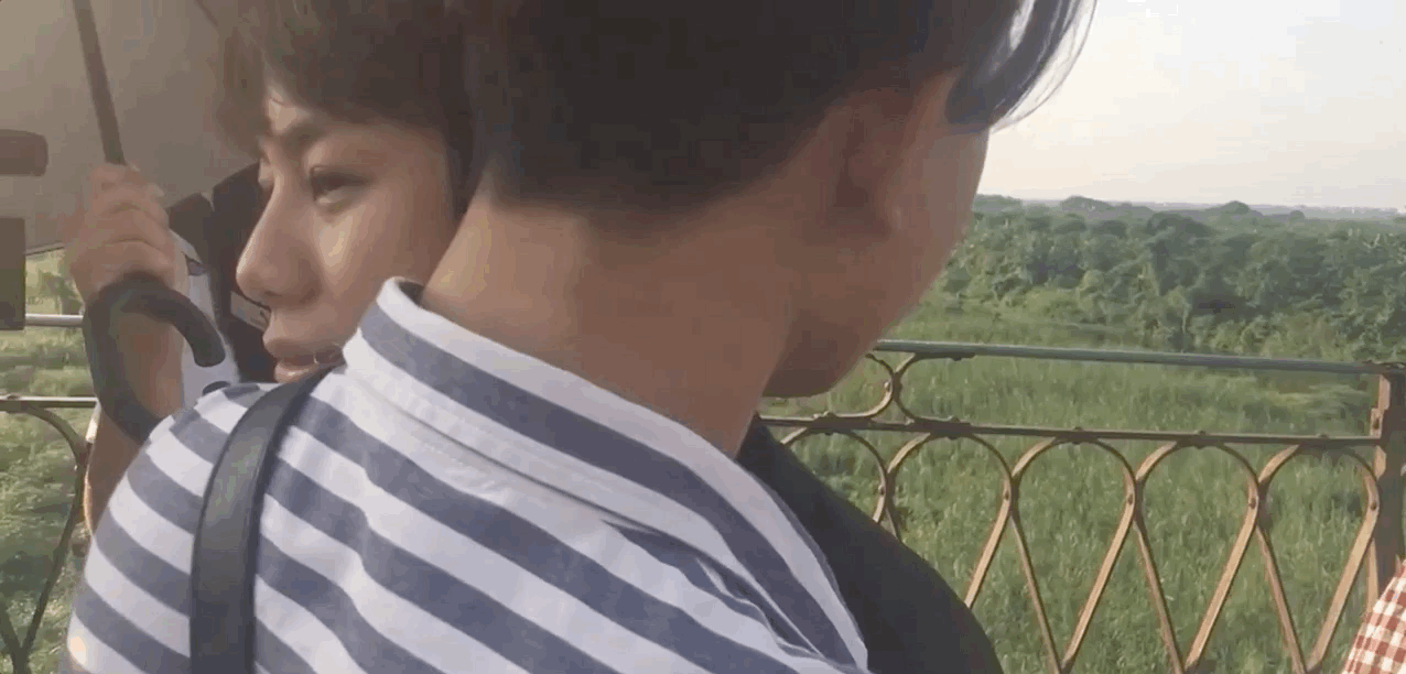 S&acirc;u răng cực nặng v&igrave; &aacute;nh mắt đắm đuối nh&igrave;n Dương của Bảo trong hậu trường Về Nh&agrave; Đi Con - Ảnh 1.