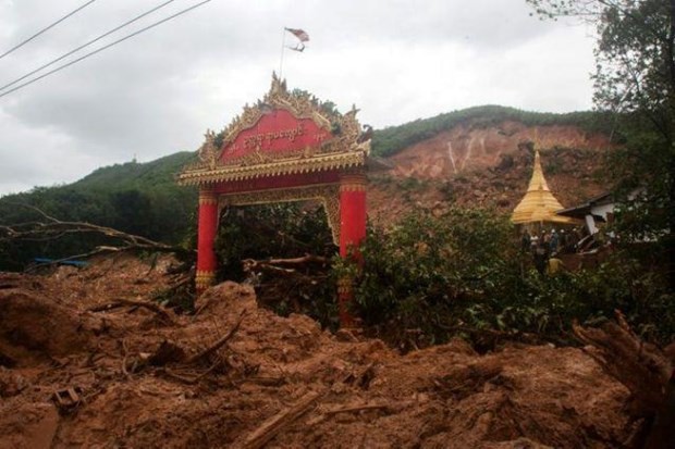 Lở đất tại Myanmar khiến hàng chục người bị chôn vùi - Ảnh 1.