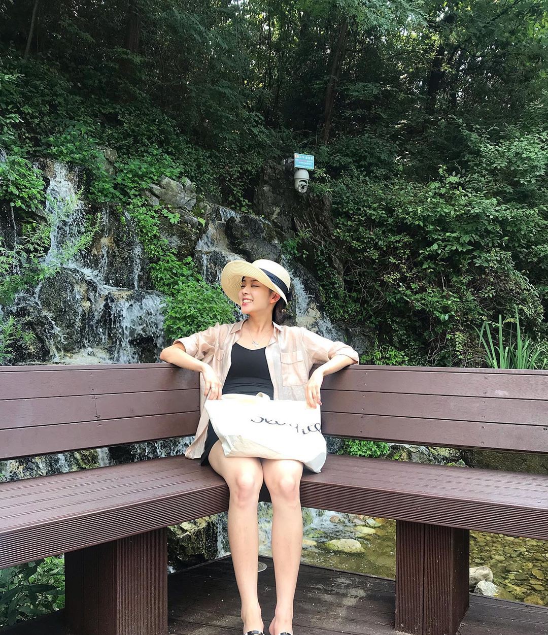 Ph&aacute;t sốt nhan sắc cực phẩm của anh chị em nh&agrave; c&aacute;c th&agrave;nh vi&ecirc;n BLACKPINK: Kh&ocirc;ng l&agrave;m minh tinh đ&uacute;ng l&agrave; ph&iacute; ho&agrave;i! - Ảnh 5.