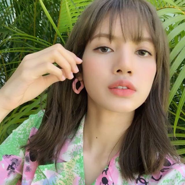 Sống ảo đỉnh như BLACKPINK tại Hawaii: Jennie và Lisa khoe body siêu nuột, Rosé đỉnh nhất mặc kệ ảnh ngược sáng - Ảnh 4.