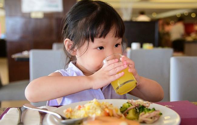 Làm thế nào để cha mẹ dạy con mình trở thành một người tinh tế? - Ảnh 3.