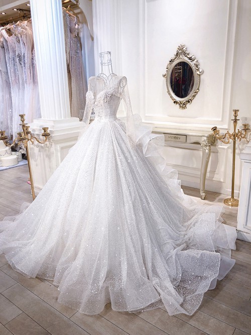 3 bộ váy cưới trị giá 700 triệu của ái nữ nhà Minh Nhựa: Áo dài có thể tiết kiệm nhưng váy cưới phải xa hoa bậc nhất - Ảnh 4.