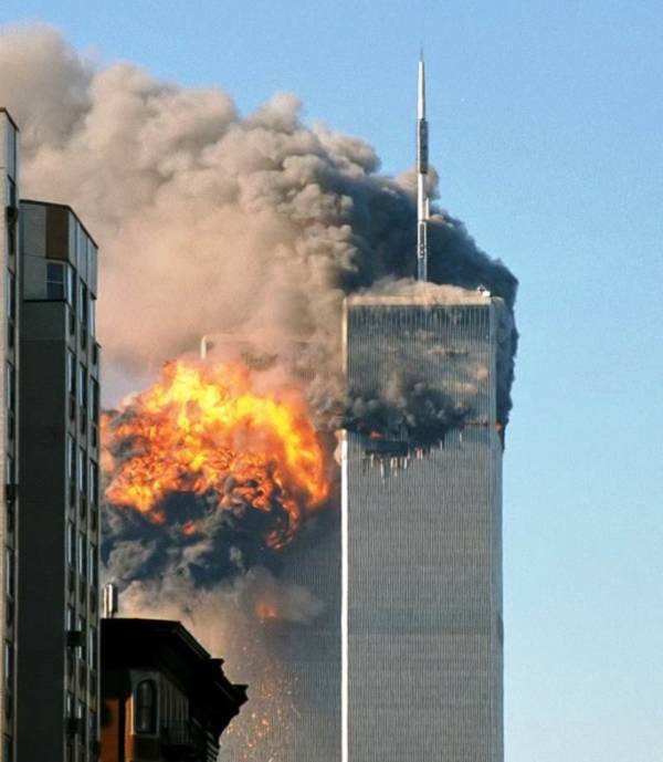 Nhìn lại những khoảnh khắc ám ảnh kinh hoàng trong vụ khủng bố 11/9 - Ảnh 12.
