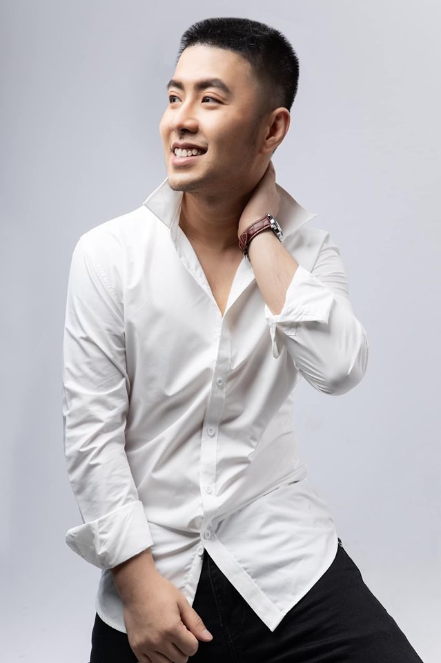 Akira Phan lại gây phản cảm khi tung ảnh khoe body còn nguyên vết dao kéo - Ảnh 3. Akira Phan lại gây phản cảm khi tung ảnh khoe body còn nguyên vết dao kéo - Ảnh 3.