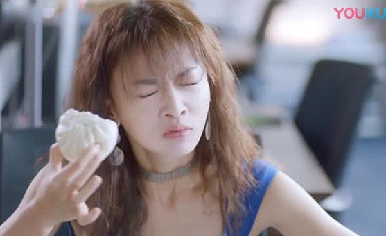 G&agrave; cưng Ng&ocirc; Cẩn Ng&ocirc;n của Vu Ch&iacute;nh bị ch&ecirc; diễn lố lăng - biểu cảm duy&ecirc;n k&igrave; cục - Ảnh 1.