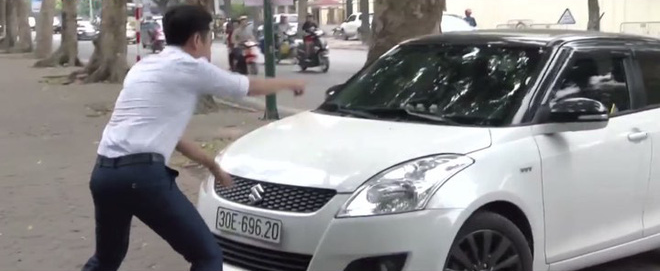 Những Nh&acirc;n Vi&ecirc;n Gương Mẫu tập 21: Chồng Li&ecirc;n giở th&oacute;i vũ phu, mắng vợ đồ lăng lo&agrave;n ngay cơ quan v&igrave; đi xe c&ugrave;ng trai lạ! - Ảnh 3.