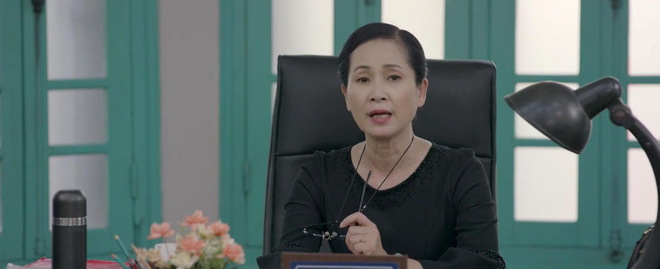Những Nh&acirc;n Vi&ecirc;n Gương Mẫu tập 21: Chồng Li&ecirc;n giở th&oacute;i vũ phu, mắng vợ đồ lăng lo&agrave;n ngay cơ quan v&igrave; đi xe c&ugrave;ng trai lạ! - Ảnh 9.
