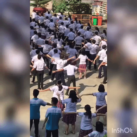 Cười ngất trước cảnh nam sinh vừa tập thể dục vừa &ocirc;n b&agrave;i, đ&uacute;ng chuẩn phi&ecirc;n bản nh&agrave; bao việc - Ảnh 2.