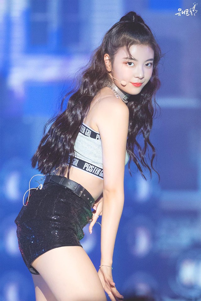 Mỹ nhân girlgroup ITZY siêu hot nhà JYP bất ngờ khoe ảnh nghỉ Trung thu tại Đà Nẵng: Nhan sắc, body có như trong MV? - Ảnh 5.