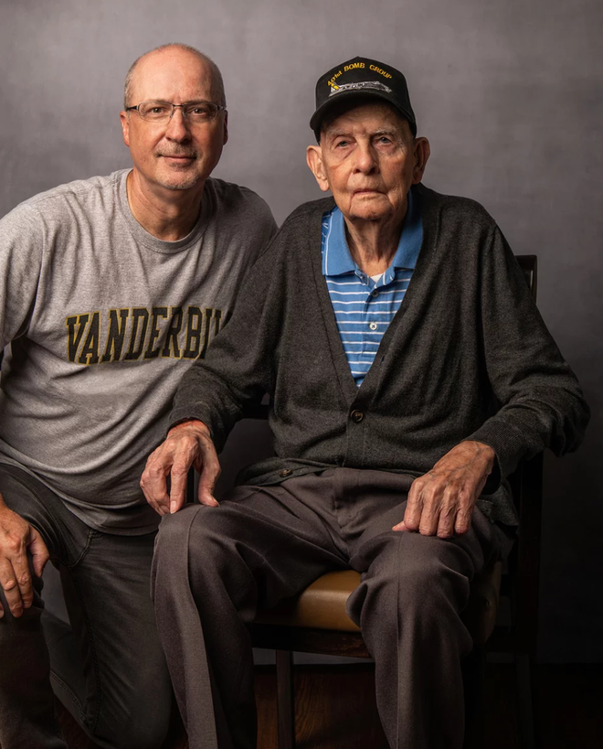 Nhiếp ảnh tôn vinh: Chụp chân dung những cựu chiến binh Thế chiến thứ 2 cuối cùng - Ảnh 12.