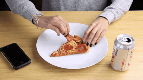 90% chúng ta đang không biết ăn pizza đúng cách và đây là kiểu chuẩn chỉnh nhất - Ảnh 3.
