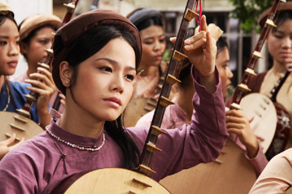 7 vai diễn để đời của Nhật Kim Anh: Từ Nh&agrave;n phi bản Việt đến hầu g&aacute;i Thị B&igrave;nh của Tiếng S&eacute;t Trong Mưa - Ảnh 5.