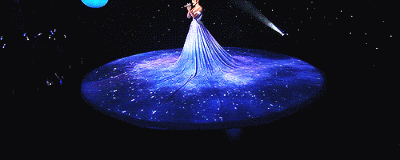 Những màn thay đồ chớp nhoáng của sao US-UK trên sân khấu: Trong khi Taylor Swift, Katy Perry phải vận hết công lực thì Jennifer Lopez đứng yên cũng ra hơn chục bộ váy - Ảnh 12.