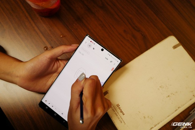 Cho iFan cầm thử Galaxy Note10+: Chỗ nào hay hơn iPhone, chỗ nào còn chưa được tốt? - Ảnh 4.