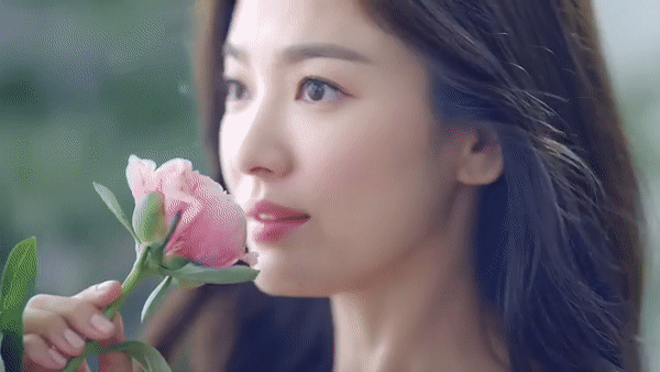 Phát cuồng nhan sắc Song Hye Kyo trong clip quảng cáo hậu ly hôn: Phụ nữ đúng là đẹp nhất khi không thuộc về ai! - Ảnh 1.