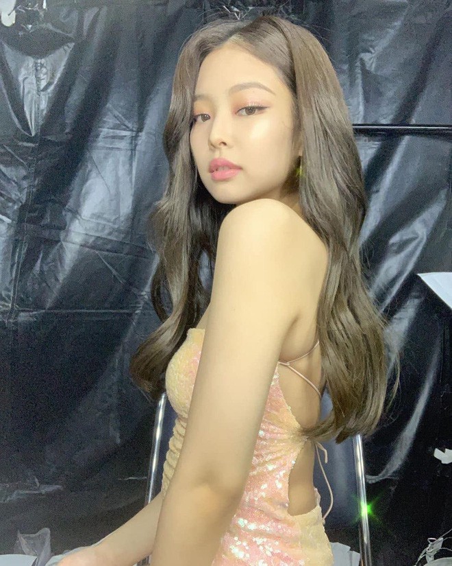 Cách sao Hàn phản ứng trước tình thế khó xử: BTS và Jennie (BLACKPINK) chứng tỏ bản lĩnh, búp bê xứ Hàn dính luôn phốt - Ảnh 24.