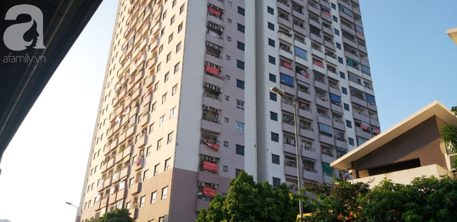 Người d&acirc;n treo băng r&ocirc;n đ&ograve;i sổ hồng ở chung cư &ocirc;ng Thản, bức x&uacute;c chỗ để xe qu&aacute; tải phải phơi nắng ngo&agrave;i s&acirc;n - Ảnh 12.