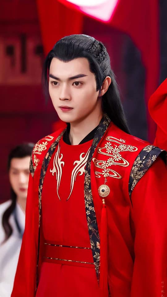 5 nam thần bận áo đỏ chứng tỏ đẹp trai màn ảnh Hoa ngữ: Nhìn Tiêu Chiến mặc, đảm bảo ai cũng đòi làm cô dâu - Ảnh 22.