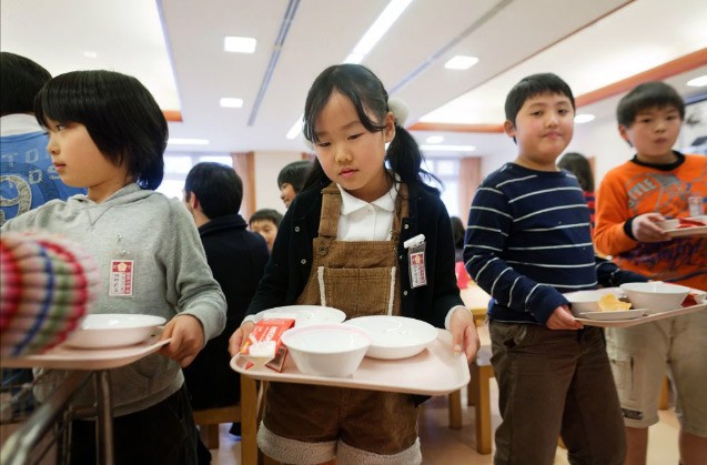 Tận mắt chứng kiến bữa trưa của học sinh Nhật Bản, càng thêm ngưỡng mộ đất nước này đối với thế hệ tương lai - Ảnh 4.