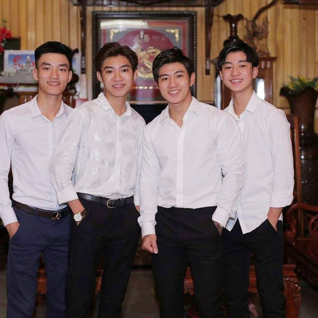 Đ&acirc;u chỉ c&oacute; tứ huynh đệ ở Nghệ An, đ&acirc;y l&agrave; những gia đ&igrave;nh đ&ocirc;ng chị em m&agrave; ai cũng đẹp xuất sắc nổi tiếng MXH - Ảnh 2.