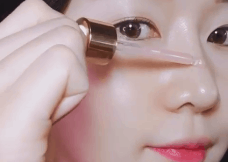 Từ đ&aacute;nh nền đến chọn m&agrave;u son: 4 b&iacute; k&iacute;p makeup bạn n&ecirc;n &aacute;p dụng ngay khi sang thu để l&uacute;c n&agrave;o cũng được khen Sao xinh thế! - Ảnh 1.