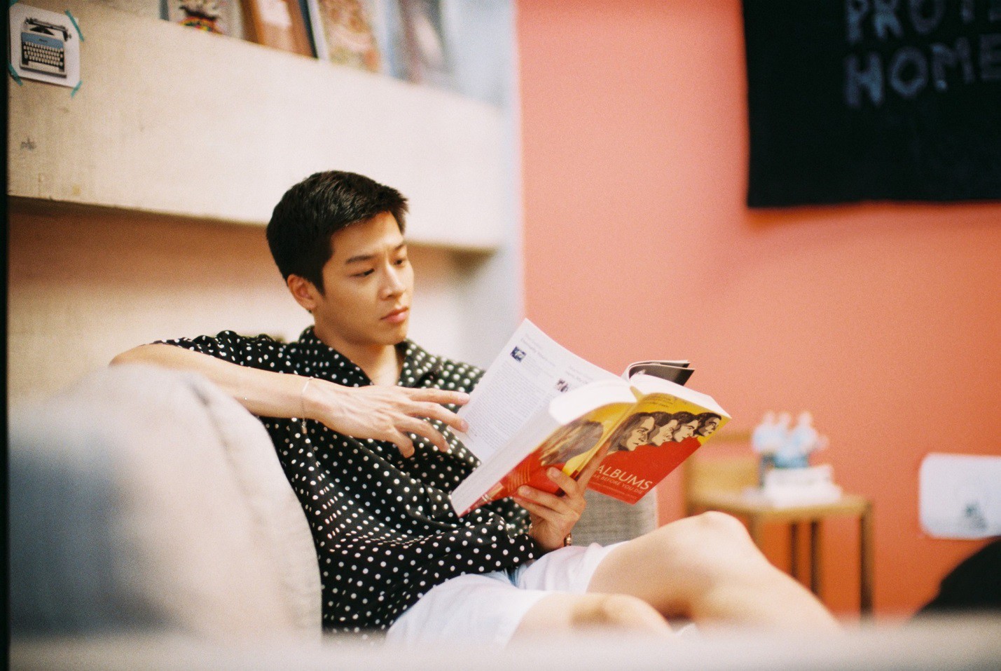 3 chàng thơ cật lực tán mỹ nhân Chiếc lá bay Baifern: Soái ca học giỏi, body hot, người dính nghi án hẹn hò nữ chính - Ảnh 18. 3 chàng thơ cật lực tán mỹ nhân Chiếc lá bay Baifern: Soái ca học giỏi, body hot, người dính nghi án hẹn hò nữ chính - Ảnh 18.