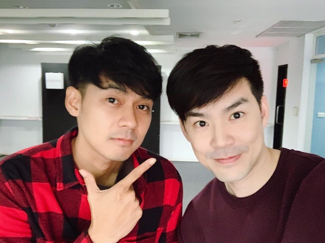 3 chàng thơ cật lực tán mỹ nhân Chiếc lá bay Baifern: Soái ca học giỏi, body hot, người dính nghi án hẹn hò nữ chính - Ảnh 8. 3 chàng thơ cật lực tán mỹ nhân Chiếc lá bay Baifern: Soái ca học giỏi, body hot, người dính nghi án hẹn hò nữ chính - Ảnh 8.