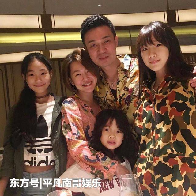 Con gái 13 tuổi của Tiểu S gia nhập Cbiz: Hồi bé bị chê quá kém sắc, ai ngờ lớn lên lột xác xuất sắc nhường này - Ảnh 3. Con gái 13 tuổi của Tiểu S gia nhập Cbiz: Hồi bé bị chê quá kém sắc, ai ngờ lớn lên lột xác xuất sắc nhường này - Ảnh 3.