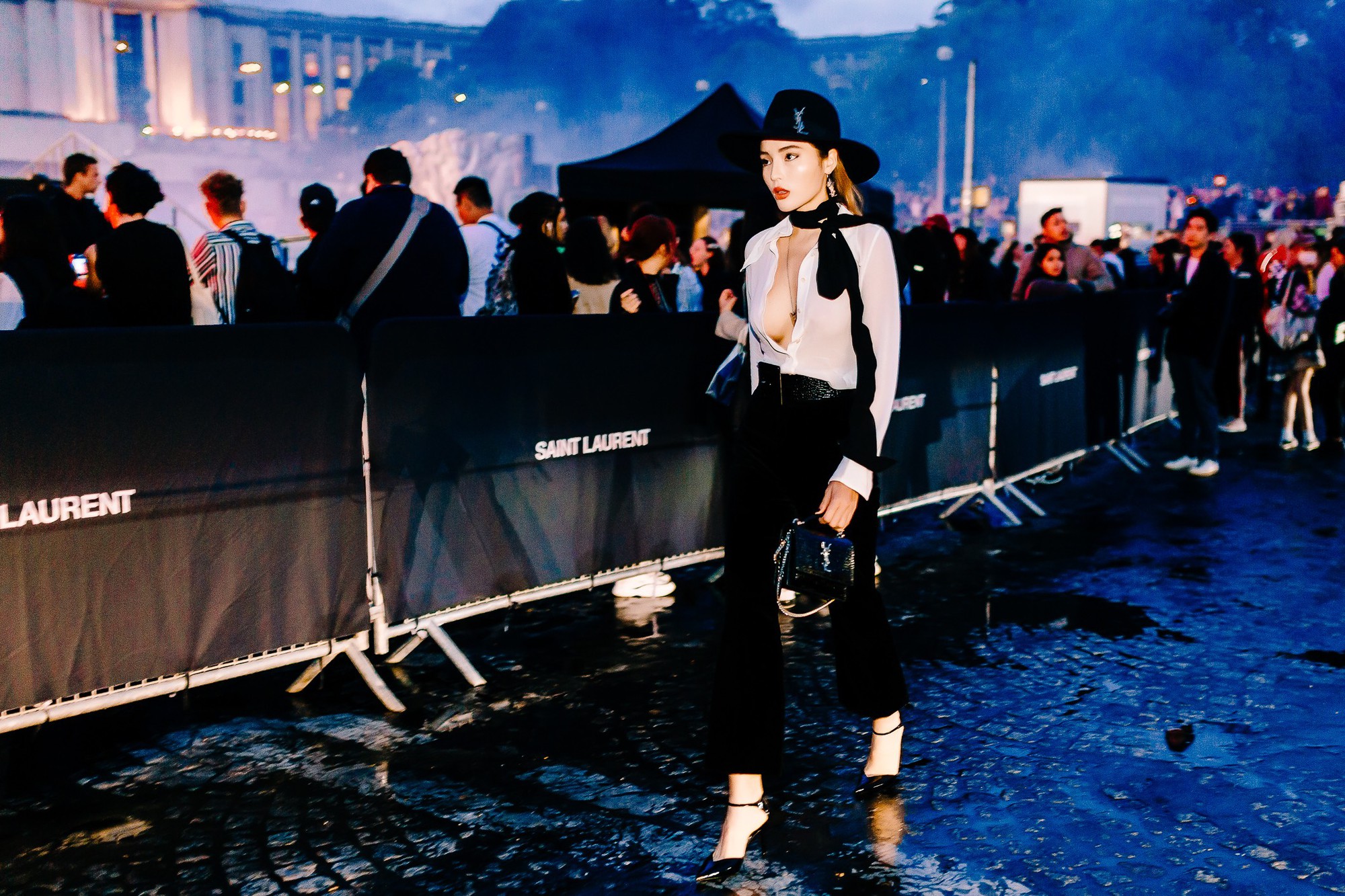 Rosé xuất hiện quá chất trong show Saint Laurent, chiếm hết spotlight của dàn sao châu Á có mặt cùng sự kiện - Ảnh 4. Rosé xuất hiện quá chất trong show Saint Laurent, chiếm hết spotlight của dàn sao châu Á có mặt cùng sự kiện - Ảnh 4.