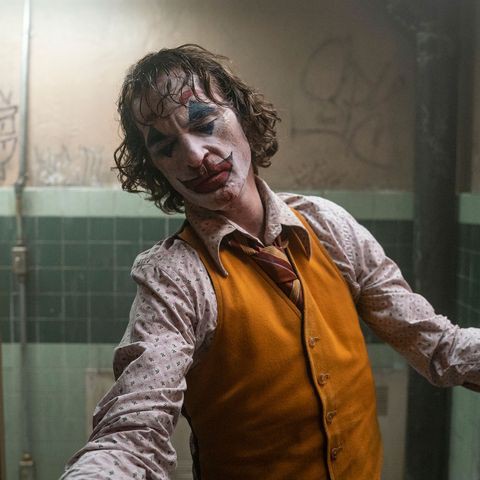 Joker bị chỉ trích vì có nhiều cảnh bạo lực, Warner Bros vội lên tiếng bênh vực con cưng! - Ảnh 2.